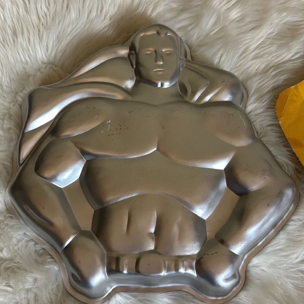 Vintage Wilton Super Heroes cake pan for Superman or Batman cake